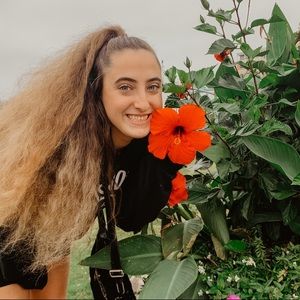 Meet your Posher, Alese